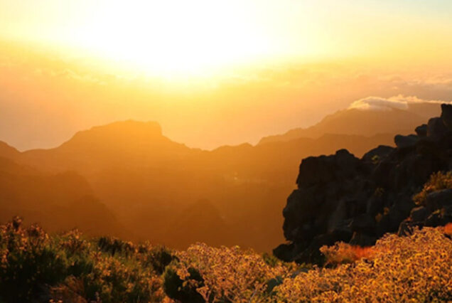 pico-arieiro-sunrise-tour-madeira-island-01