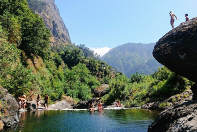 pico-arieiro-sunrise-tour-madeira-island-04